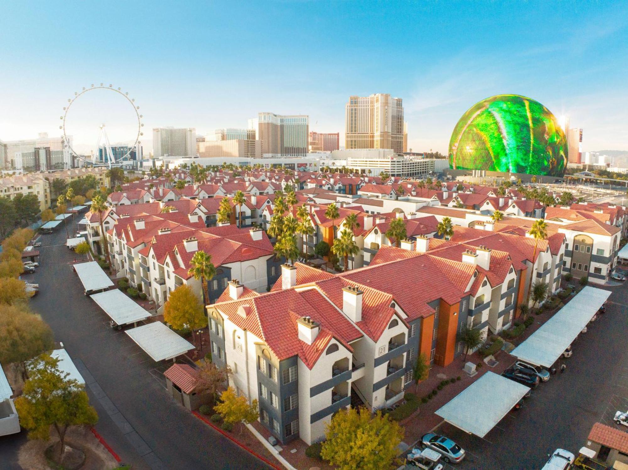 Holiday Inn Club Vacations At Desert Club Resort Лас Вегас Екстериор снимка