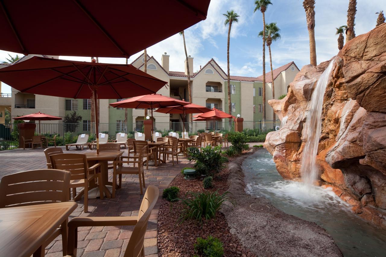 Holiday Inn Club Vacations At Desert Club Resort Лас Вегас Екстериор снимка